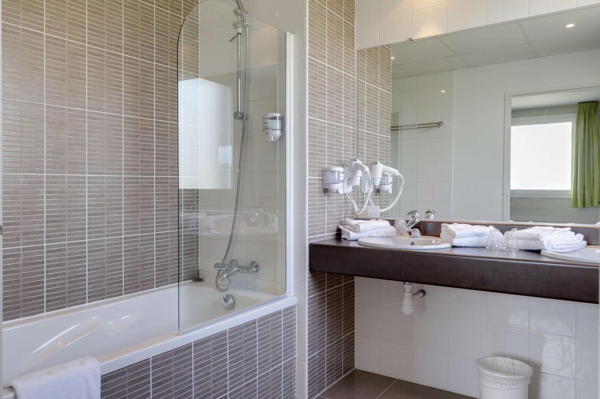 Brit Hotel Saint-Meen-Le-Grand En Broceliande 외부 사진